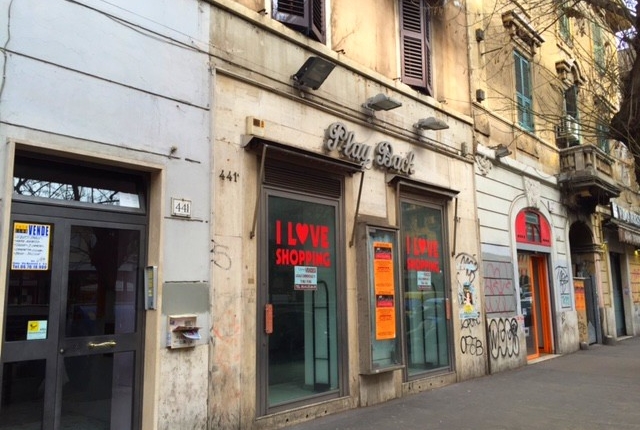 Via Casilina- Locale Commerciale - Prezzo richiesto euo 249.000,00