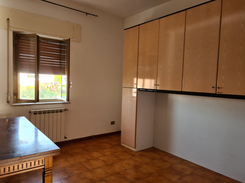 Tipologia Immobile: appartamento Provincia: roma Comune: albano laziale Località: pavona Indirizzo: Via dei Tulipani
