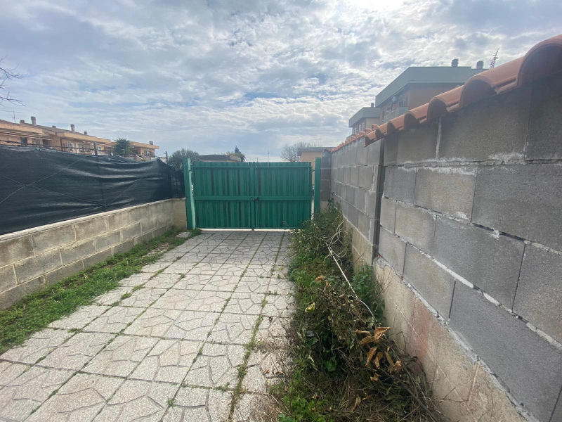 Tipologia Immobile: appartamento Provincia: roma Comune: ardea Località: marina di ardea Indirizzo: via Ventotene