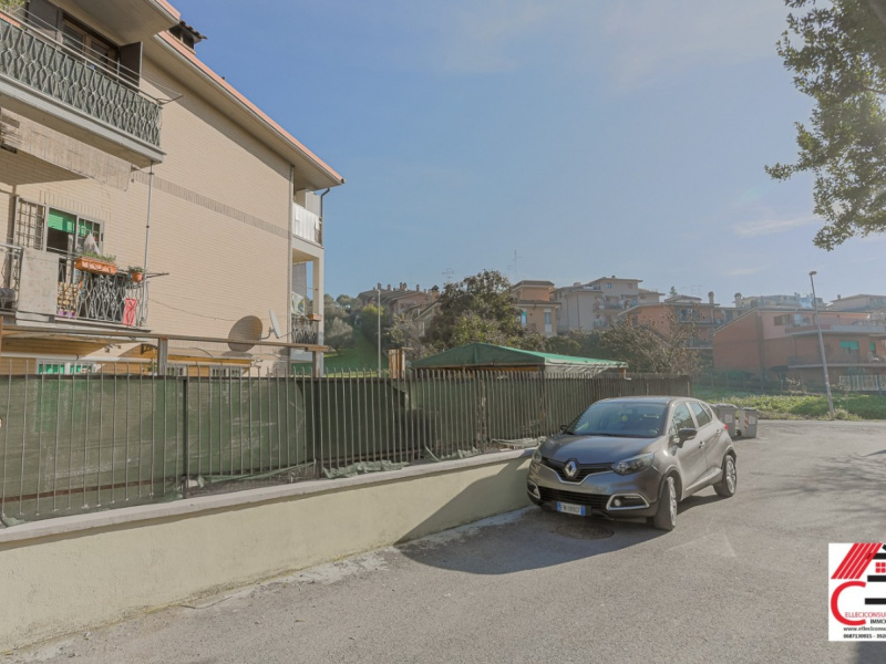 Tipologia Immobile: appartamento Provincia: roma Comune: fonte nuova Località: santa lucia Indirizzo: Via di Santa Lucia