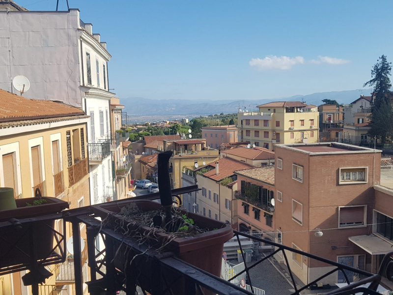 Tipologia Immobile: appartamento Provincia: roma Comune: frascati Località: centro Indirizzo: Piazza Del Mercato