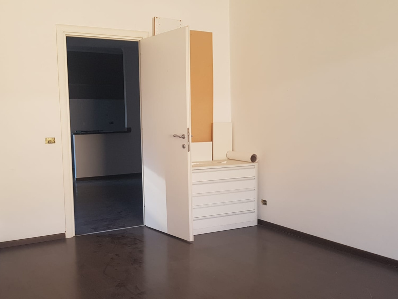 Tipologia Immobile: appartamento Provincia: roma Comune: frascati Località: centro Indirizzo: Piazza Del Mercato