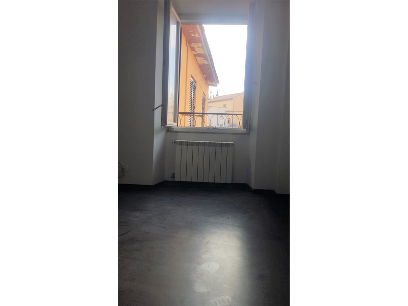 Tipologia Immobile: appartamento Provincia: roma Comune: frascati Località: centro Indirizzo: Piazza Del Mercato