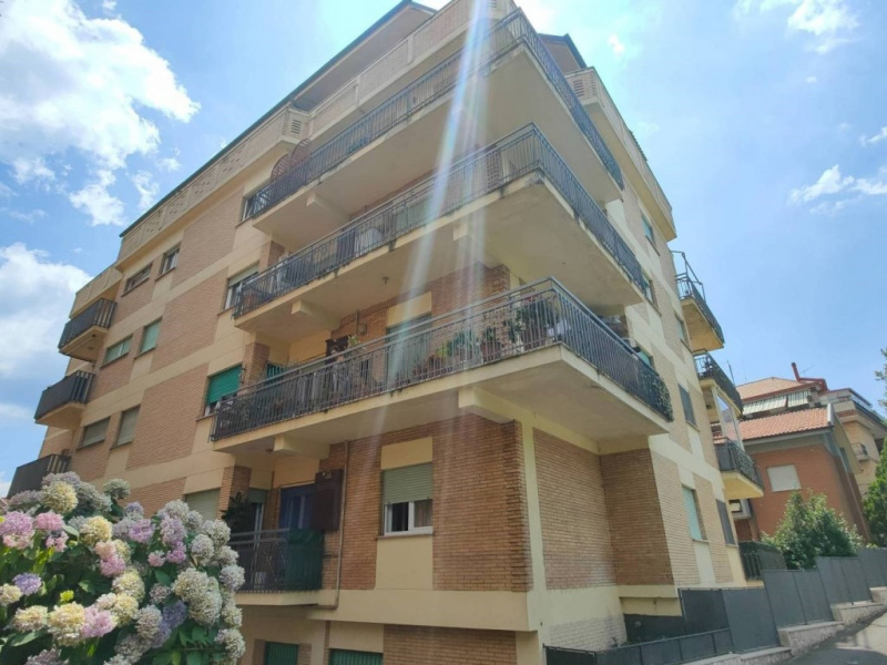 Tipologia Immobile: appartamento Provincia: roma Comune: marino Località: centro urbano Indirizzo: Corso Vittoria Colonna