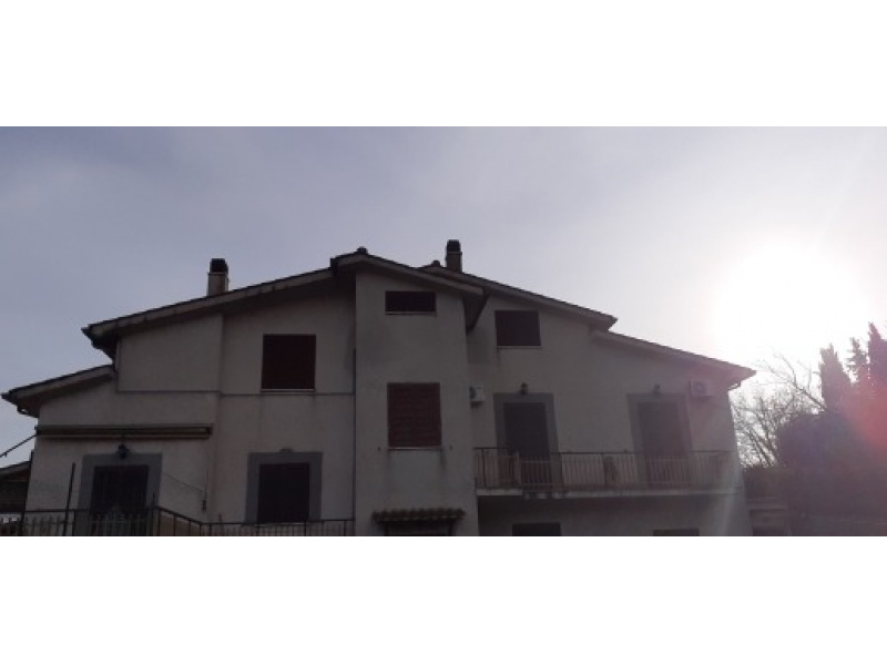 Tipologia Immobile: appartamento Provincia: roma Comune: riano Località: centro Indirizzo: Via del Cavone