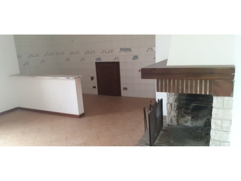 Tipologia Immobile: appartamento Provincia: roma Comune: riano Località: centro Indirizzo: Via del Cavone