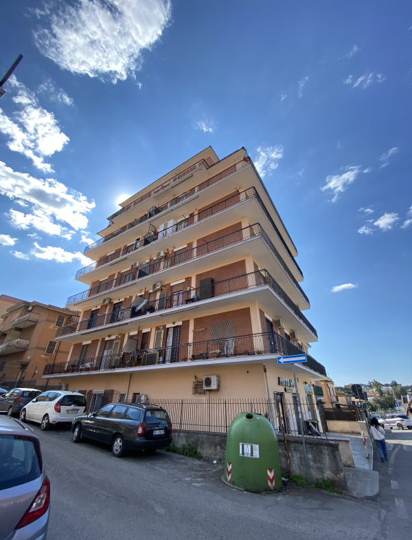 Tipologia Immobile: appartamento Provincia: roma Comune: roma Località: tor bella monaca Indirizzo: Via del Fuoco Sacro