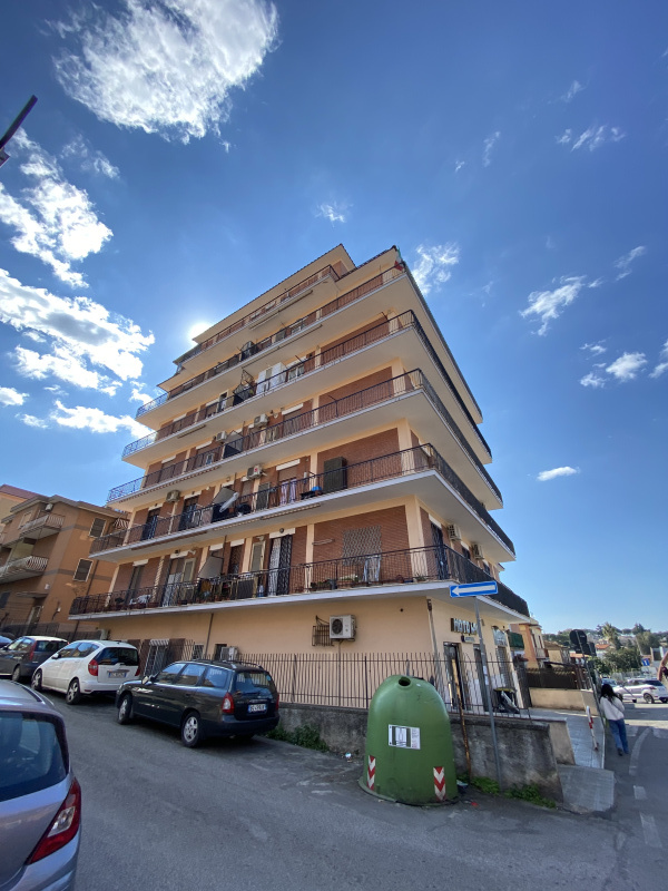 Tipologia Immobile: appartamento Provincia: roma Comune: roma Località: tor bella monaca Indirizzo: Via del Fuoco Sacro