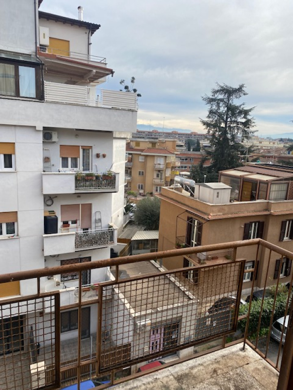 Tipologia Immobile: appartamento Provincia: roma Comune: roma Località: torre maura Indirizzo: Via delle Rondini
