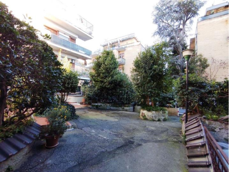 Tipologia Immobile: appartamento Provincia: roma Comune: roma Località: grottarossa - tomba di nerone Indirizzo: Via Casal Saraceno