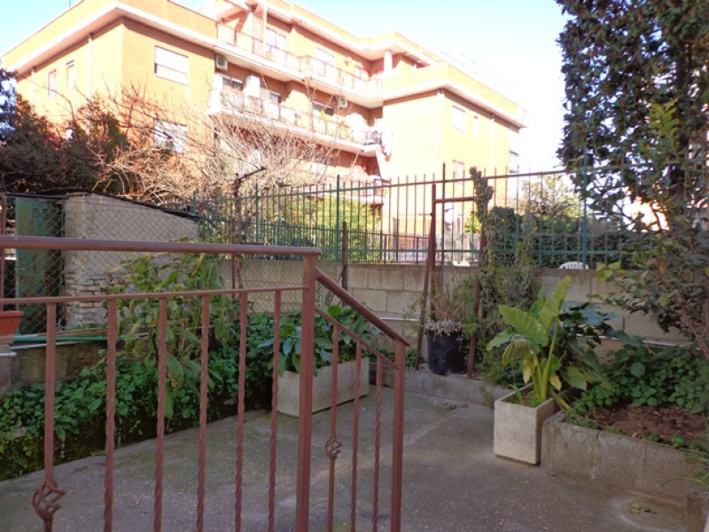 Tipologia Immobile: appartamento Provincia: roma Comune: roma Località: la rustica Indirizzo: Via Casacalenda