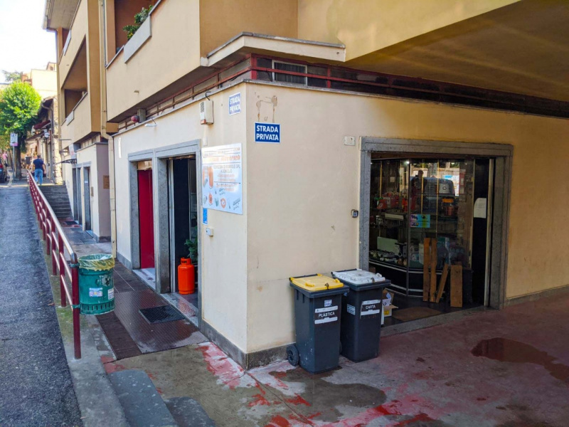 Tipologia Immobile: negozio Provincia: roma Comune: ariccia Località:  Indirizzo: Viale Antonietta Chigi