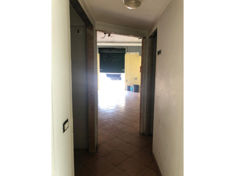 Tipologia Immobile: negozio Provincia: roma Comune: grottaferrata Località:  Indirizzo: Viale Vittorio Veneto