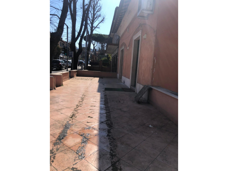 Tipologia Immobile: negozio Provincia: roma Comune: grottaferrata Località:  Indirizzo: Viale Vittorio Veneto