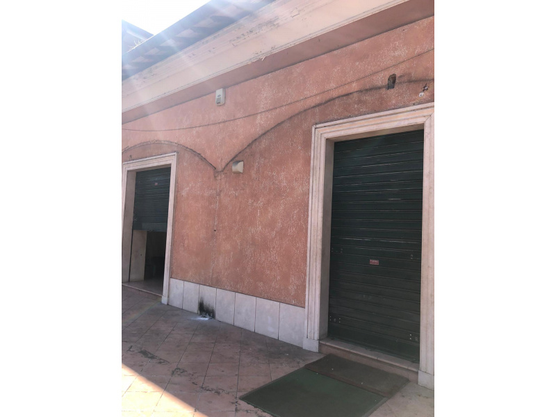 Tipologia Immobile: negozio Provincia: roma Comune: grottaferrata Località:  Indirizzo: Viale Vittorio Veneto