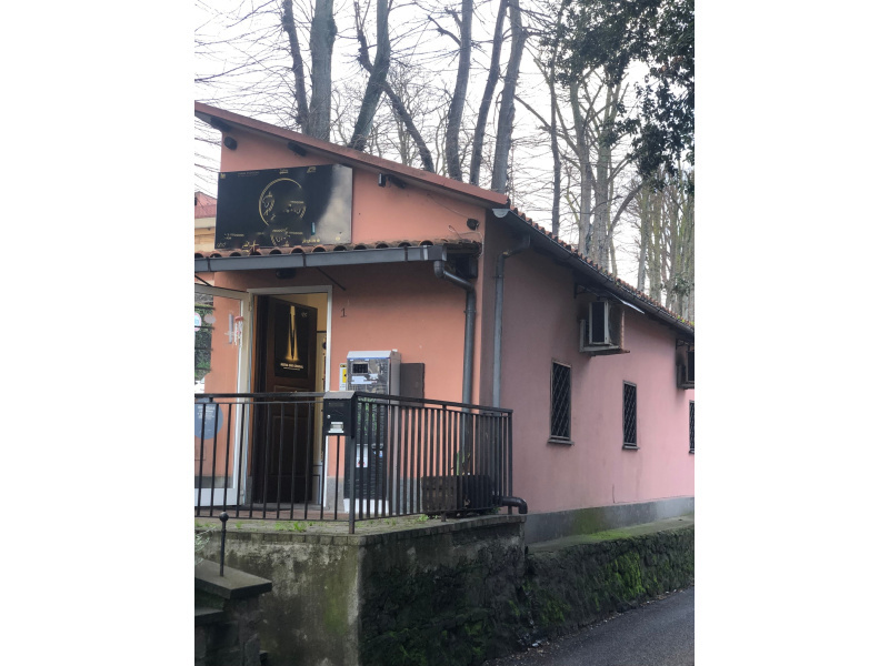 Tipologia Immobile: negozio Provincia: roma Comune: grottaferrata Località:  Indirizzo: Viale Vittorio Veneto