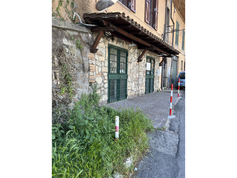 Tipologia Immobile: negozio Provincia: roma Comune: rocca di papa Località:  Indirizzo: Via Frascati