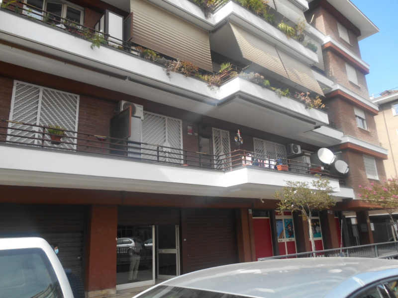 Tipologia Immobile: negozio Provincia: roma Comune: roma Località: tiburtina - portonaccio - casal bertone Indirizzo: Via dei Crispolti