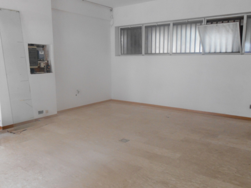 Tipologia Immobile: negozio Provincia: roma Comune: roma Località: tiburtina - portonaccio - casal bertone Indirizzo: Via dei Crispolti