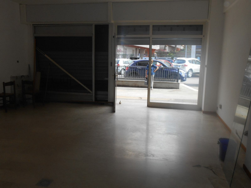 Tipologia Immobile: negozio Provincia: roma Comune: roma Località: tiburtina - portonaccio - casal bertone Indirizzo: Via dei Crispolti