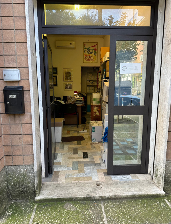 Tipologia Immobile: negozio Provincia: roma Comune: roma Località: cassia Indirizzo: Via Lubriano