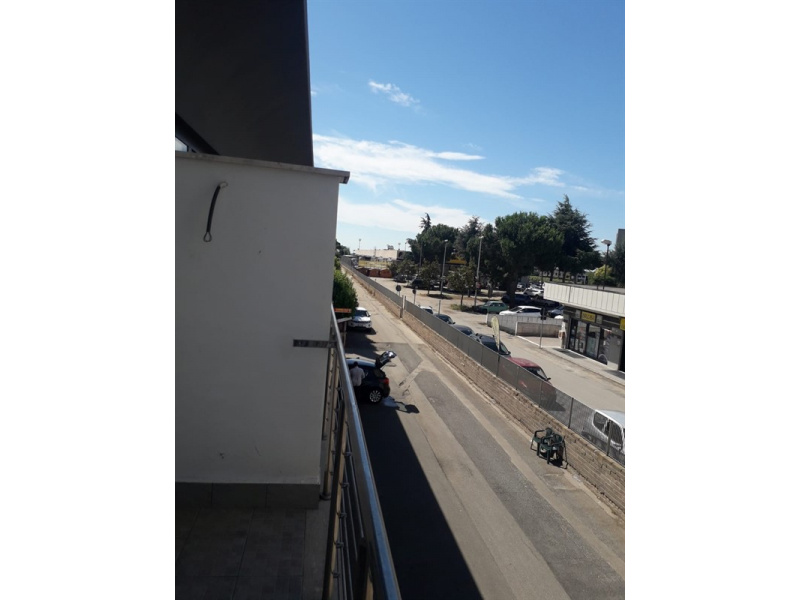 Tipologia Immobile: ufficio Provincia: roma Comune: pomezia Località: centro urbano Indirizzo: Via dei Castelli Romani