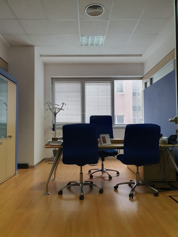 Tipologia Immobile: ufficio Provincia: roma Comune: roma Località: case rosse - sette camini Indirizzo: Via Giacomo Peroni