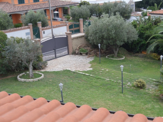 Tipologia Immobile: villa/indipendente Provincia: roma Comune: anzio Località: lido cincinnato Indirizzo: via rea silvia