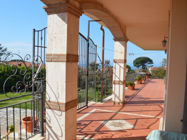 Tipologia Immobile: villa/indipendente Provincia: roma Comune: anzio Località: lido cincinnato Indirizzo: via rea silvia