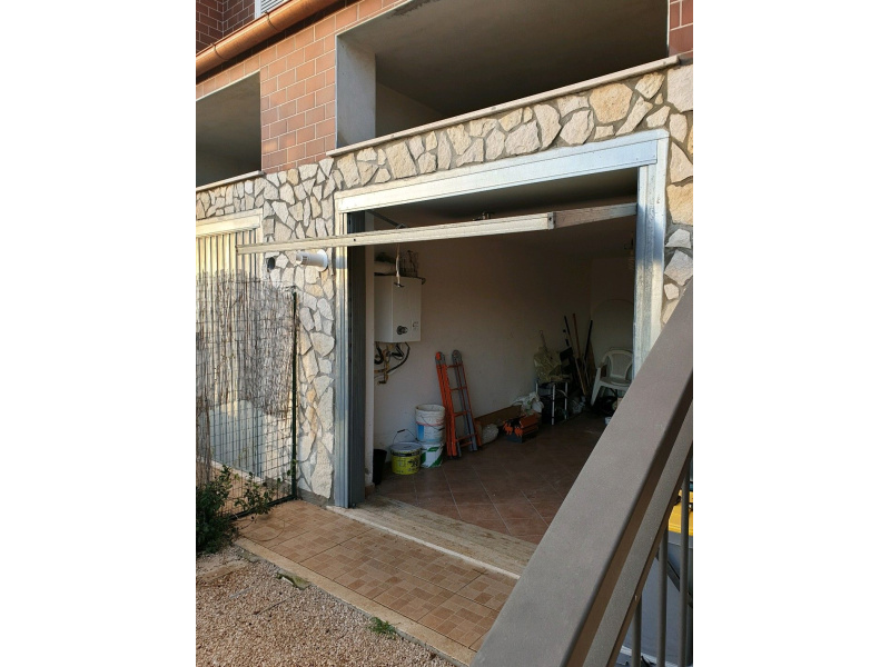 Tipologia Immobile: villa/indipendente Provincia: roma Comune: anzio Località: lavinio stazione Indirizzo: Via della Fonderia