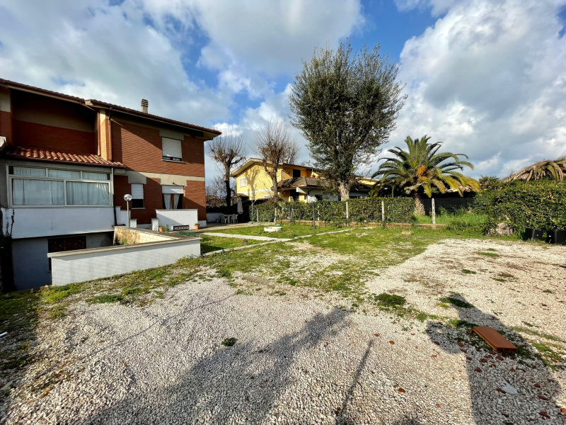Tipologia Immobile: villa/indipendente Provincia: roma Comune: anzio Località: cinquemiglia Indirizzo: Via G. Pascoli
