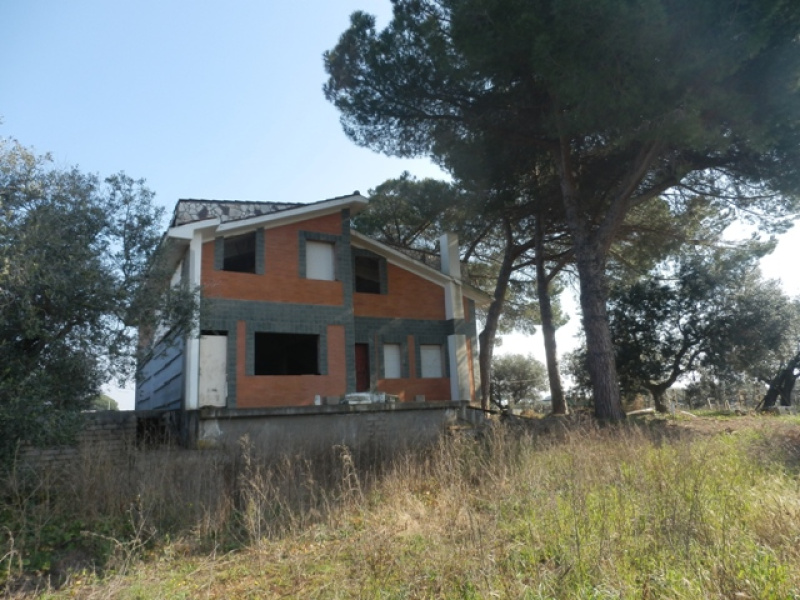 Tipologia Immobile: villa/indipendente Provincia: latina Comune: aprilia Località: campoleone Indirizzo: Via Tufello
