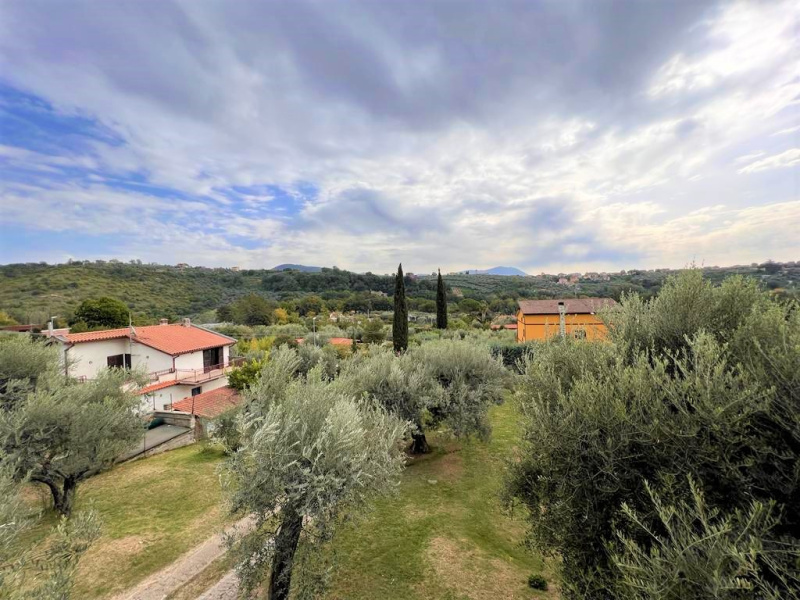 Tipologia Immobile: villa/indipendente Provincia: rieti Comune: fara in sabina Località: borgo quinzio Indirizzo: Via Bonino