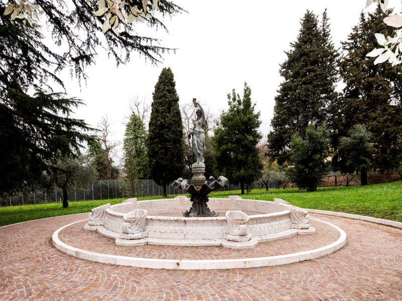 Tipologia Immobile: villa/indipendente Provincia: roma Comune: lanuvio Località:  Indirizzo: Via San Lorenzo