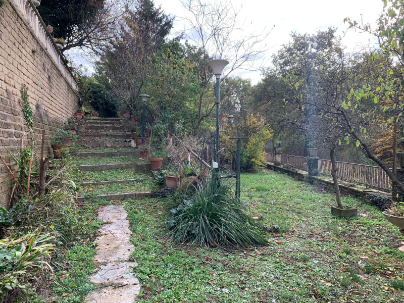 Tipologia Immobile: villa/indipendente Provincia: roma Comune: palestrina Località: centro urbano Indirizzo: Via Pedemontana