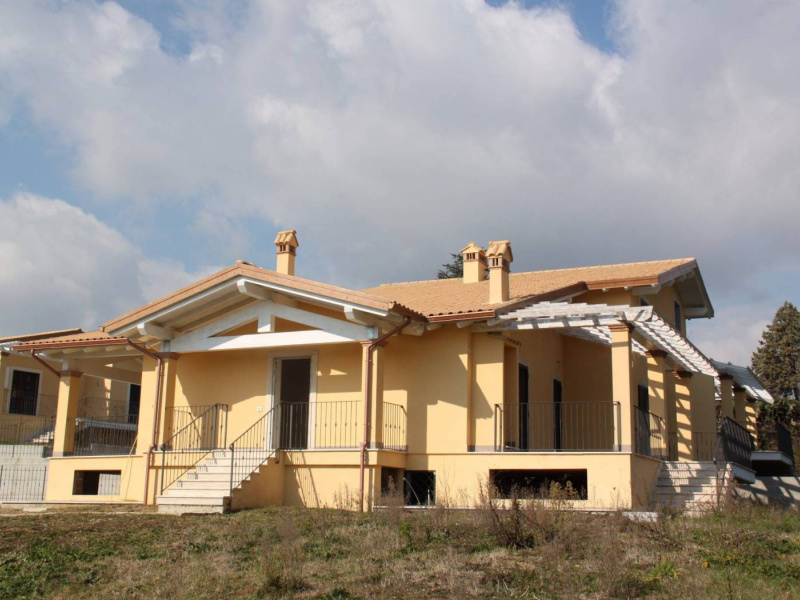 Tipologia Immobile: villa/indipendente Provincia: roma Comune: riano Località: colle delle rose Indirizzo: Via del Ciclamino