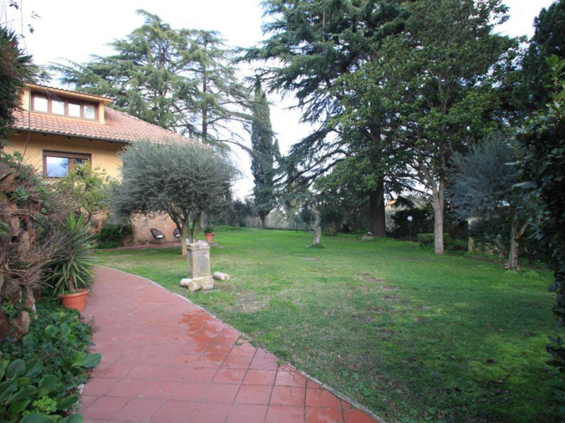 Tipologia Immobile: villa/indipendente Provincia: roma Comune: roma Località: tor de' cenci - castel di decima Indirizzo: Via Clarice Tartufari