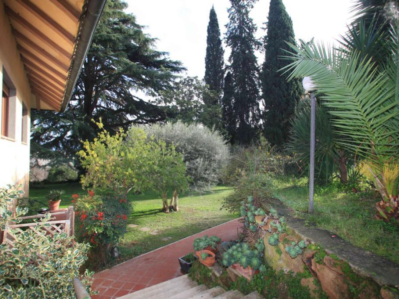Tipologia Immobile: villa/indipendente Provincia: roma Comune: roma Località: tor de' cenci - castel di decima Indirizzo: Via Clarice Tartufari