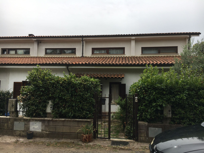 Tipologia Immobile: villa/indipendente Provincia: viterbo Comune: ronciglione Località:  Indirizzo: Via di Poggio Cavaliere
