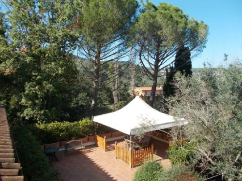 Tipologia Immobile: villa/indipendente Provincia: roma Comune: sacrofano Località:  Indirizzo: Via di Monte Rosso