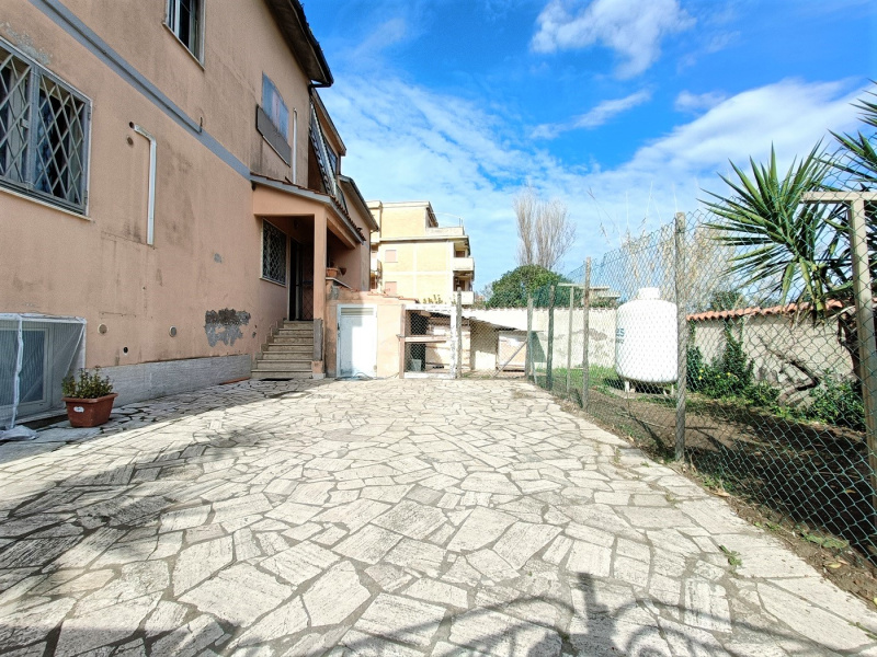 Tipologia Immobile: appartamento Provincia: roma Comune: ardea Località: marina di ardea Indirizzo: Lungomare degli Ardeatini