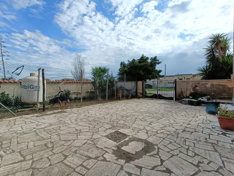 Tipologia Immobile: appartamento Provincia: roma Comune: ardea Località: marina di ardea Indirizzo: Lungomare degli Ardeatini