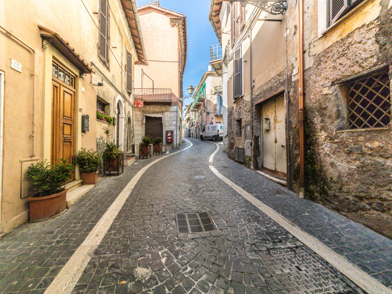 Tipologia Immobile: appartamento Provincia: roma Comune: rocca di papa Località:  Indirizzo: Viale Madonna del Tufo