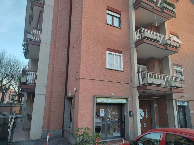 Tipologia Immobile: negozio Provincia: roma Comune: albano laziale Località: centro urbano Indirizzo: Via Quarto Grotte