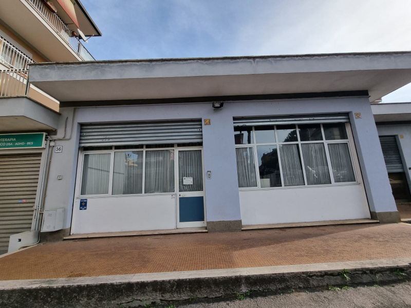 Tipologia Immobile: negozio Provincia: roma Comune: roma Località: casalotti Indirizzo: Via Baveno