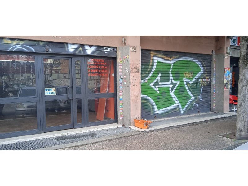 Tipologia Immobile: negozio Provincia: roma Comune: roma Località: arco di travertino Indirizzo: Via dei Colli Albani