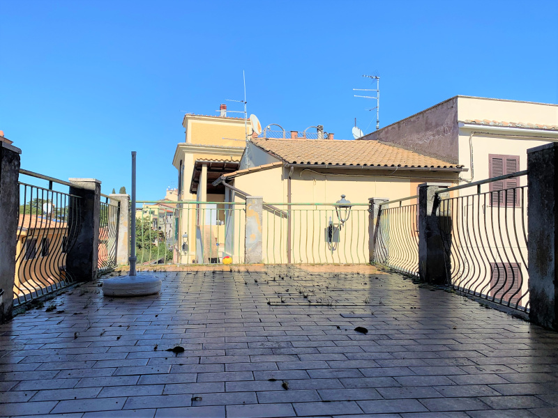 Tipologia Immobile: palazzo/terratetto Provincia: roma Comune: colonna Località:  Indirizzo: Via Chiesa Vecchia
