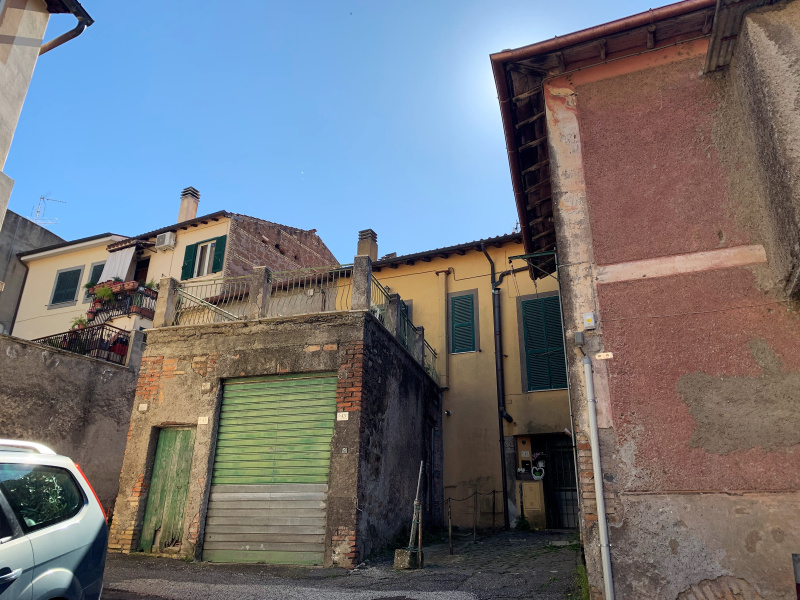Tipologia Immobile: palazzo/terratetto Provincia: roma Comune: colonna Località:  Indirizzo: Via Chiesa Vecchia