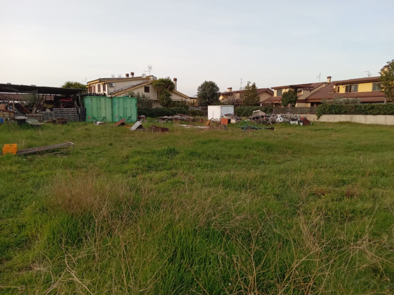 Tipologia Immobile: terreno edificabile Provincia: roma Comune: guidonia montecelio Località:  Indirizzo: Via Casal Bianco