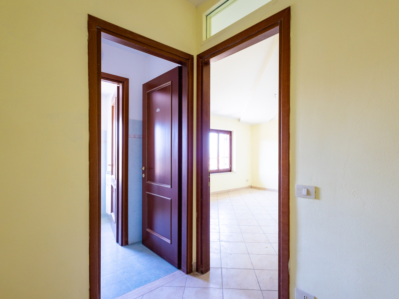 Tipologia Immobile: ufficio Provincia: roma Comune: montecompatri Località:  Indirizzo: Via Lago di Bracciano